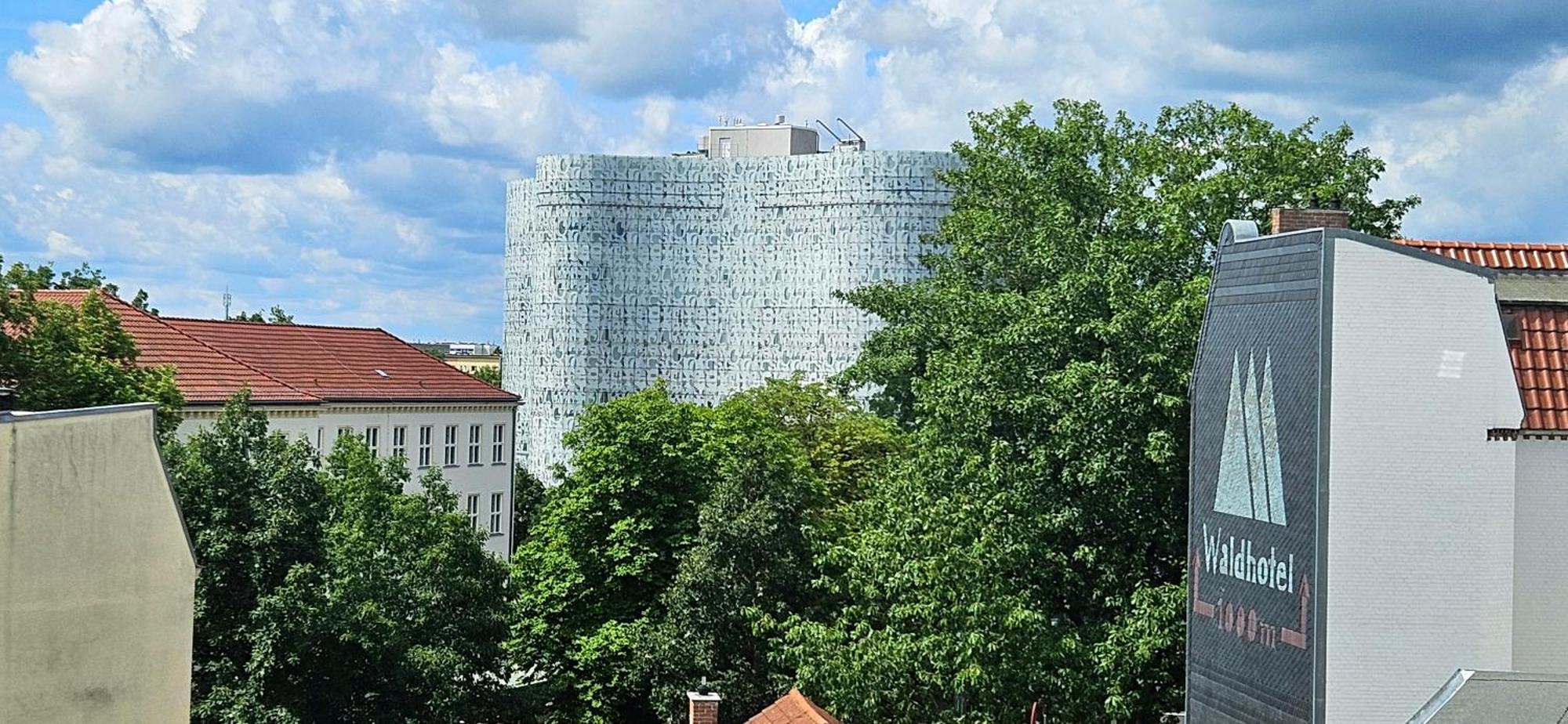 Johnis Fewo, Naehe Stadtzentrum - Uni In Sehr Ruhiger Lage Mit Terrasse Und Eigenem Parkplatz Cottbus Kültér fotó