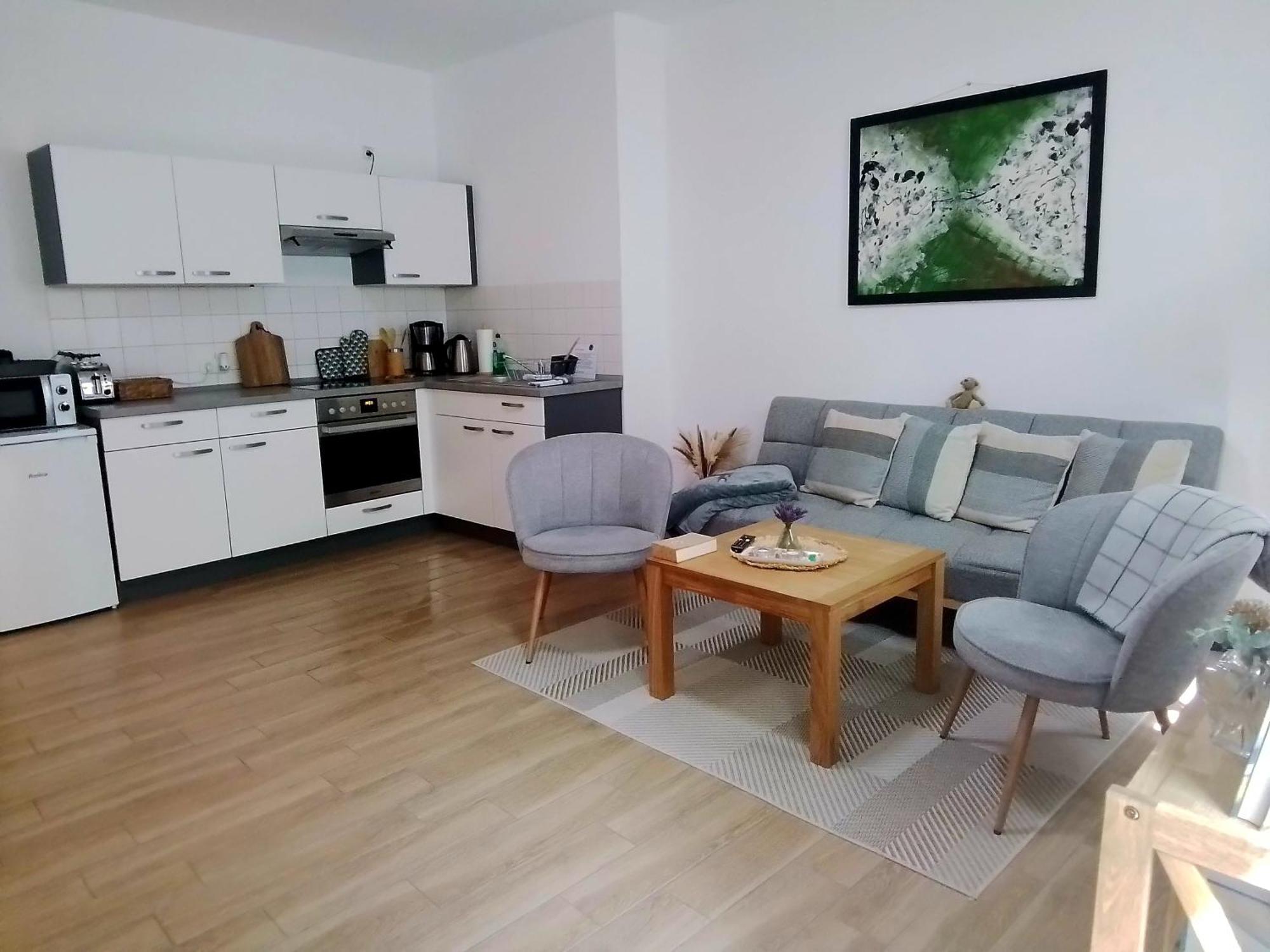 Johnis Fewo, Naehe Stadtzentrum - Uni In Sehr Ruhiger Lage Mit Terrasse Und Eigenem Parkplatz Cottbus Kültér fotó